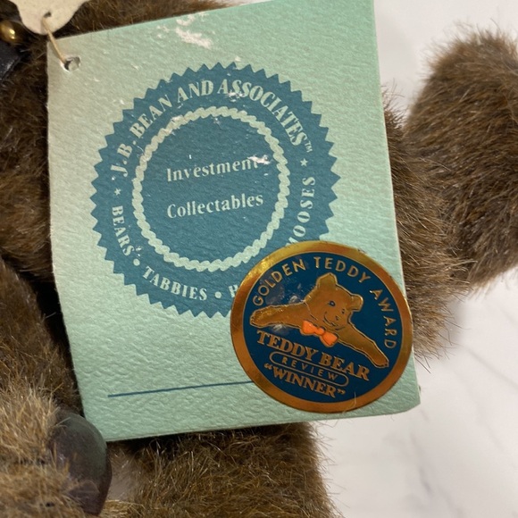 NWT attached Boyds Bears Humboldt #5840-05.Winner of the Golden Teddy Award - Picture 3 of 8